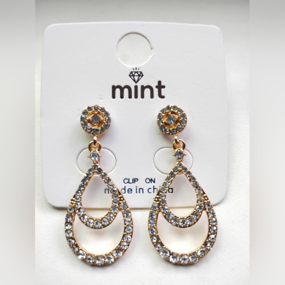 Mint Nwt Teardrop Dangle Earrings Gold Tone With Clear Crystals 10$